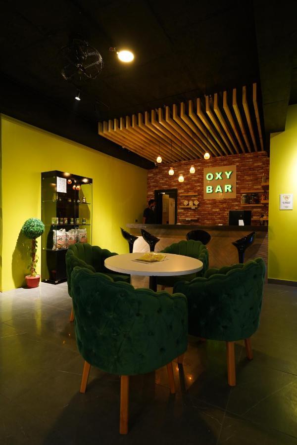 Oxygym Club Hotel & Suites Faisalabad Esterno foto