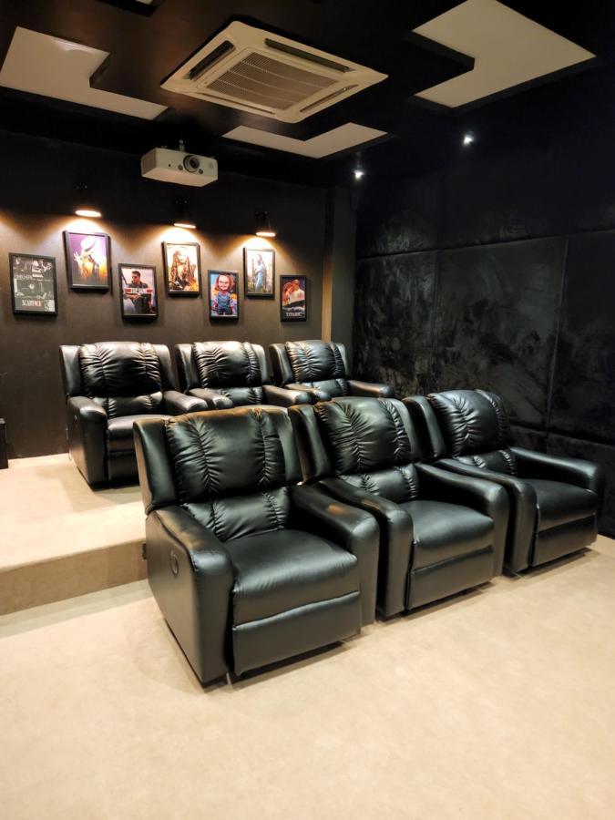 Oxygym Club Hotel & Suites Faisalabad Esterno foto
