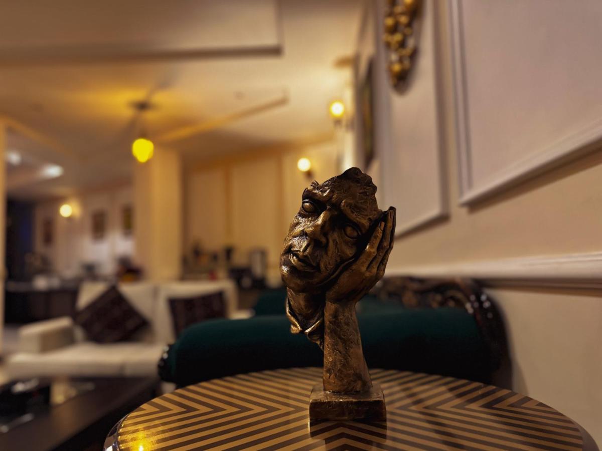 Oxygym Club Hotel & Suites Faisalabad Esterno foto