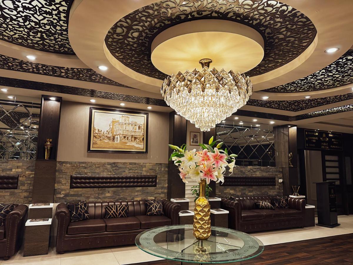 Oxygym Club Hotel & Suites Faisalabad Esterno foto